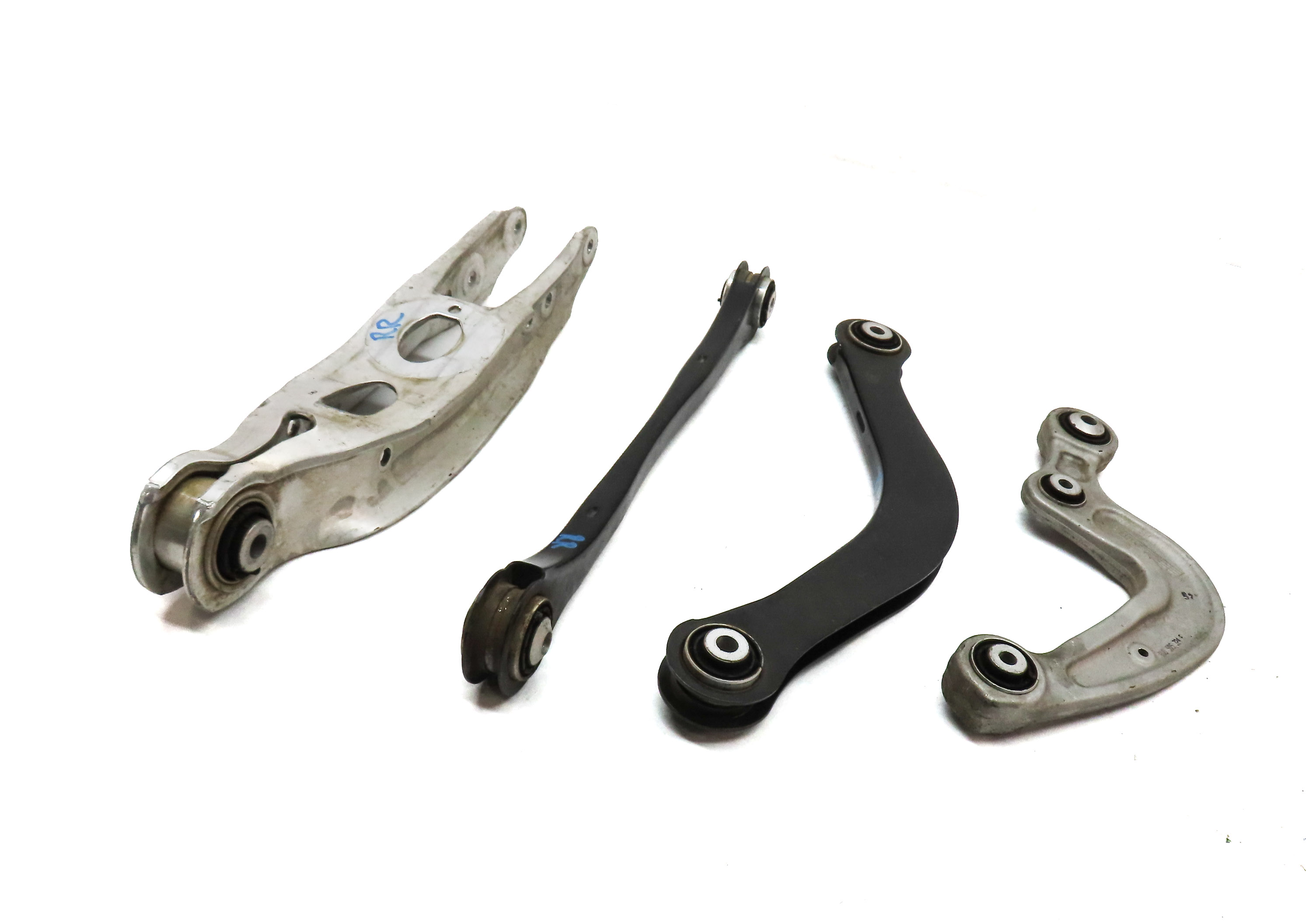 2017-2019 AUDI A4 ALLROAD (B9 8W) LEFT DRIVER REAR CONTROL ARM SET — exact item pictured